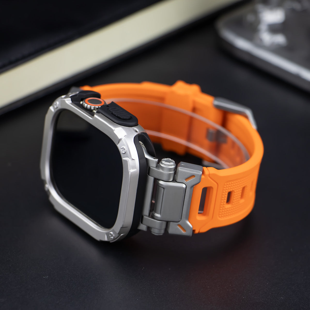Étui fin NovaGuard 2-en-1 pour Apple Watch avec bracelet en caoutchouc fluoré