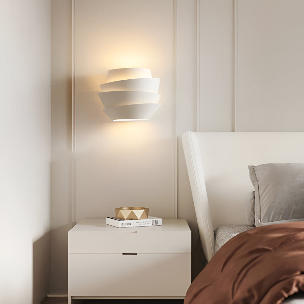 Wandlampe mit zwei Spotlights – Gemütliche, geschichtete Beleuchtung für dein Zuhause - Lamylie