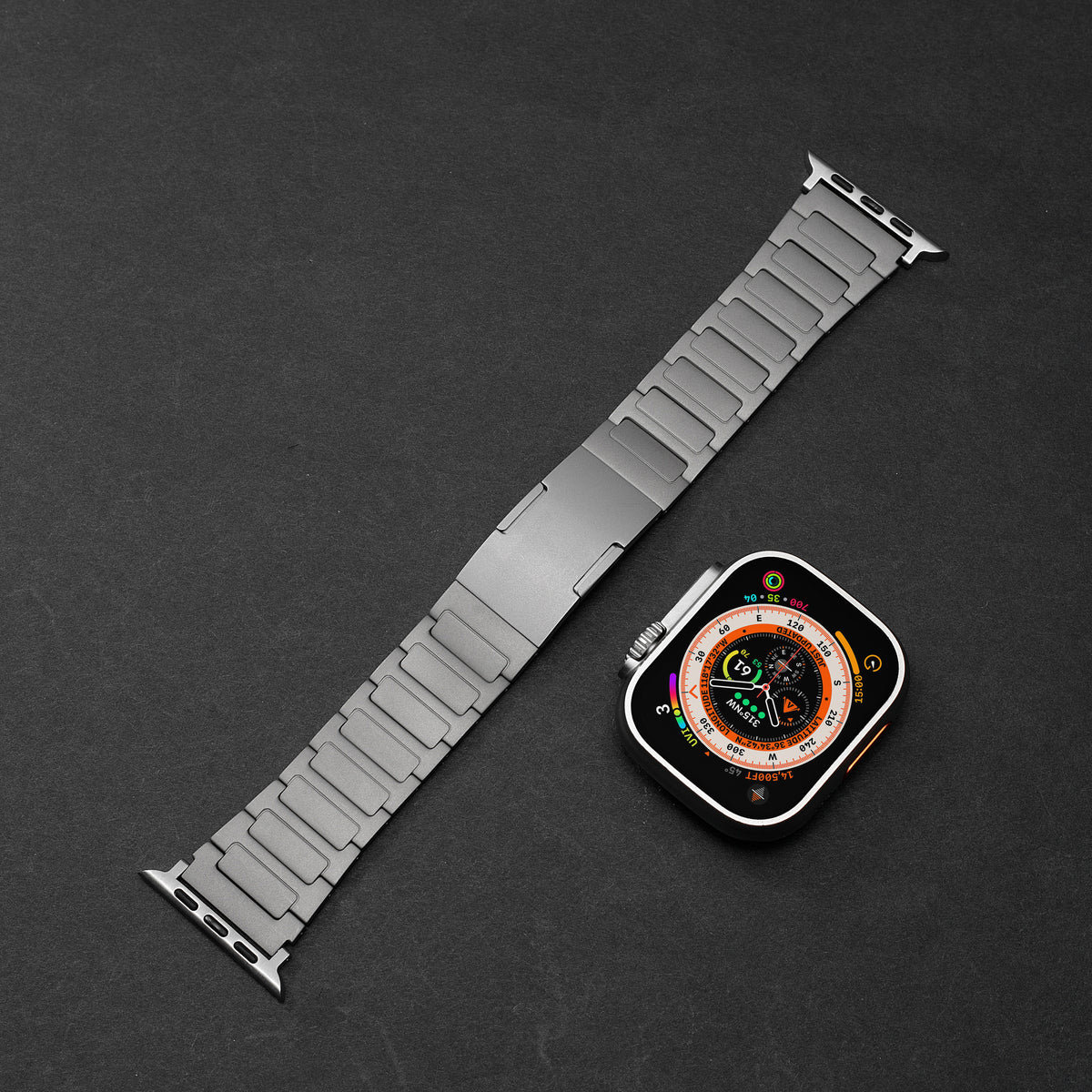 سوار Astra Titanium 2.0 — سوار من التيتانيوم من الدرجة 2، تصميم خفيف بوزن 0.13 lb لإصدار Apple Watch Ultra