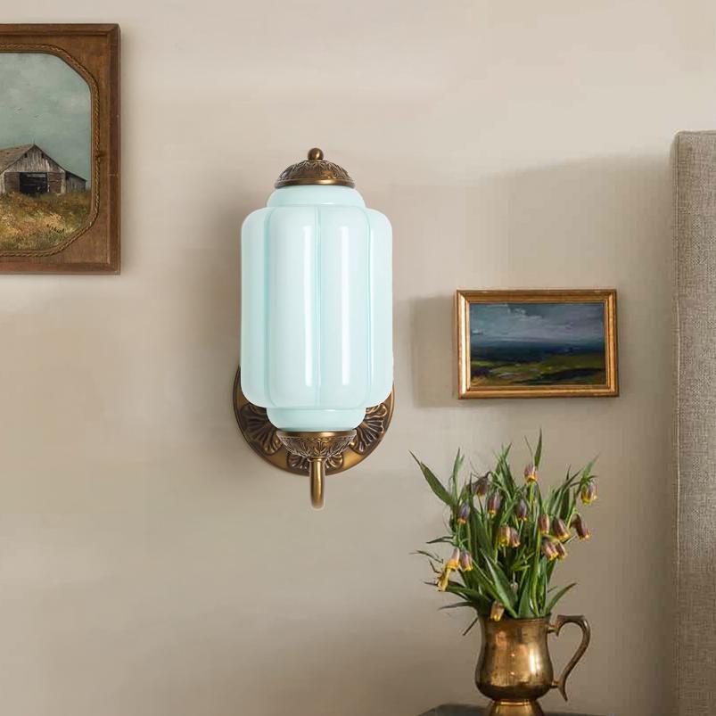 Applique murale vintage en verre opalin et laiton huilé | Éclairage rétro classique pour entrée, chambre et salon – Lamylie