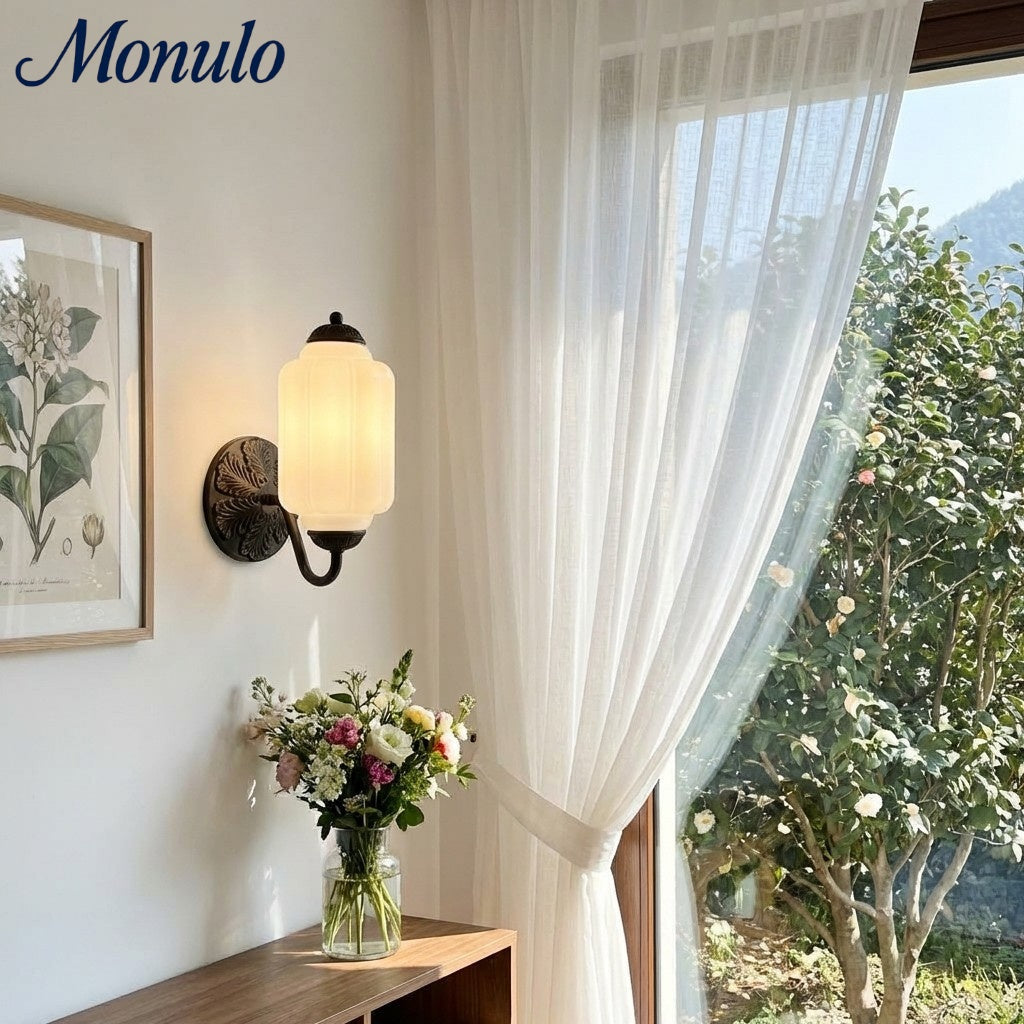 Eloise Vintage Wandleuchte aus Milchglas mit gewelltem Rand - Moderne Akzentbeleuchtung für Bad und Schlafzimmer