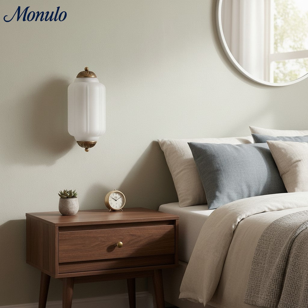 Eloise Vintage Wandleuchte aus Milchglas mit gewelltem Rand - Moderne Akzentbeleuchtung für Bad und Schlafzimmer
