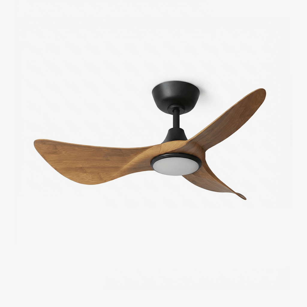 Stropní ventilátor Finn s dřevěným řezbářským dekorem a osvětlením | Ø110 cm, stmívatelné LED, 6 rychlostí | Skandinávský design do obývacího pokoje, ložnice a jídelny | Dálkové ovládání – Lamylie