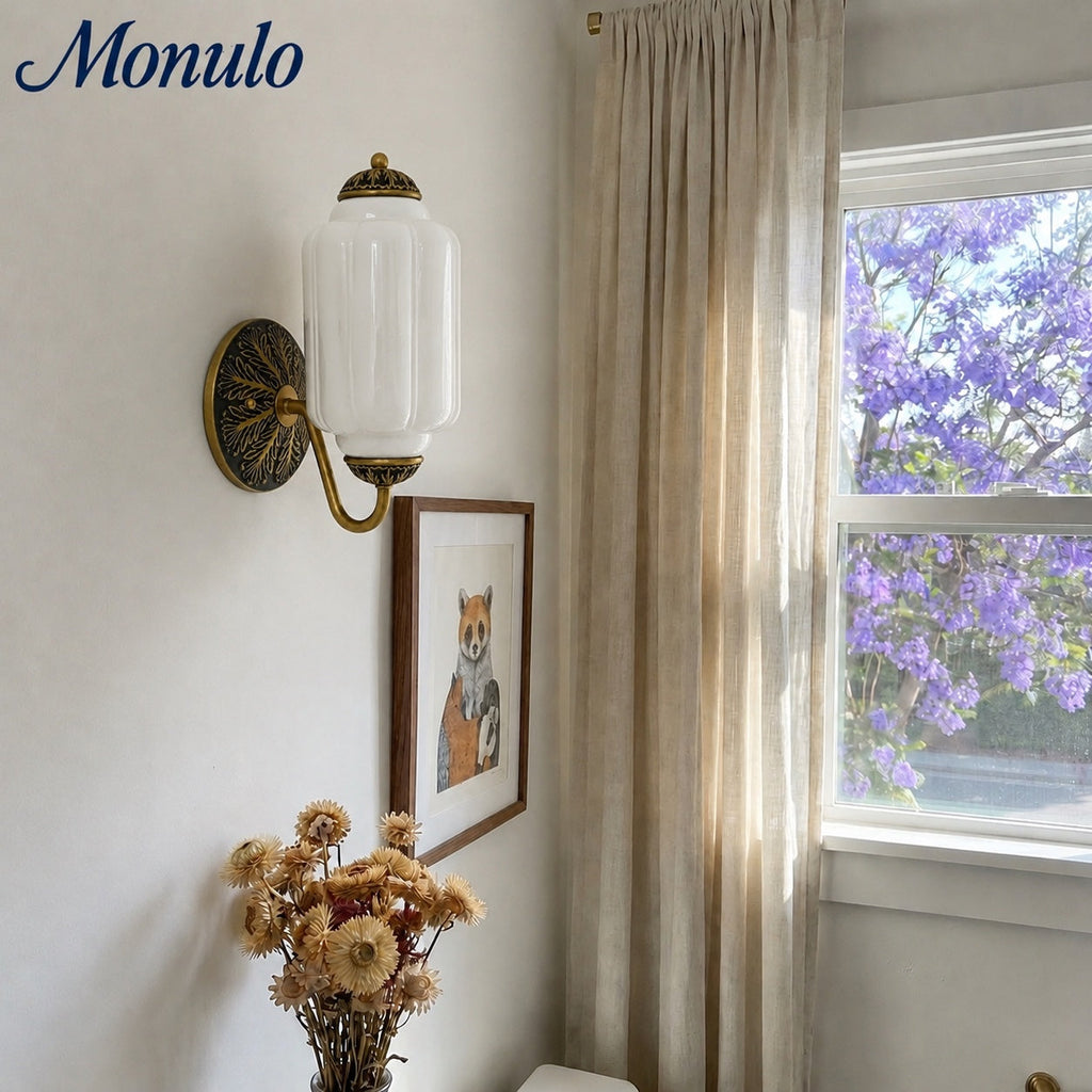 Eloise Vintage Wandleuchte aus Milchglas mit gewelltem Rand - Moderne Akzentbeleuchtung für Bad und Schlafzimmer