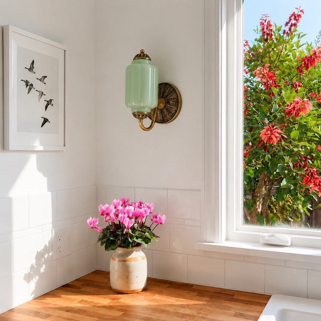 Eloise Vintage Wandleuchte aus Milchglas mit gewelltem Rand - Moderne Akzentbeleuchtung für Bad und Schlafzimmer