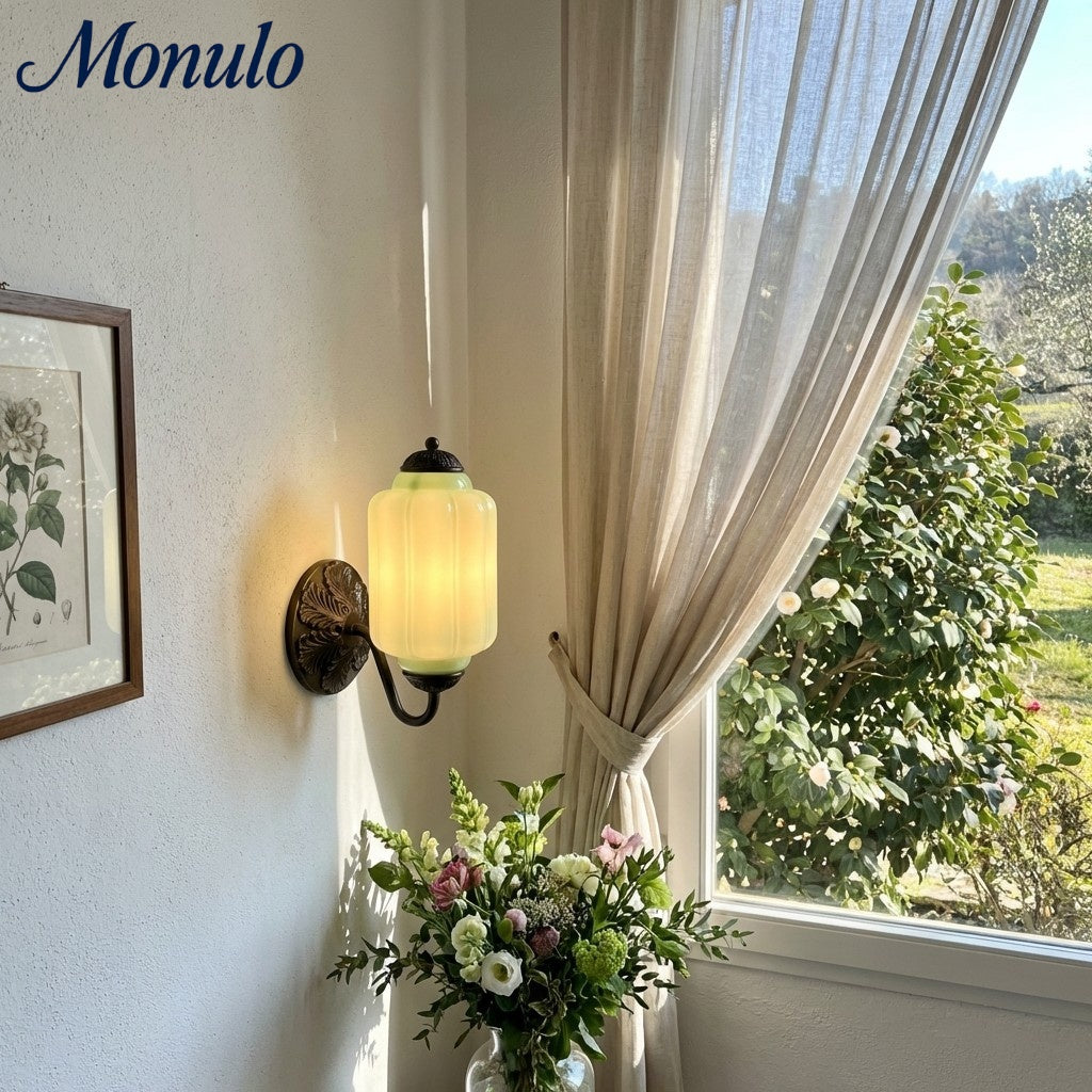 Eloise Vintage Wandleuchte aus Milchglas mit gewelltem Rand - Moderne Akzentbeleuchtung für Bad und Schlafzimmer