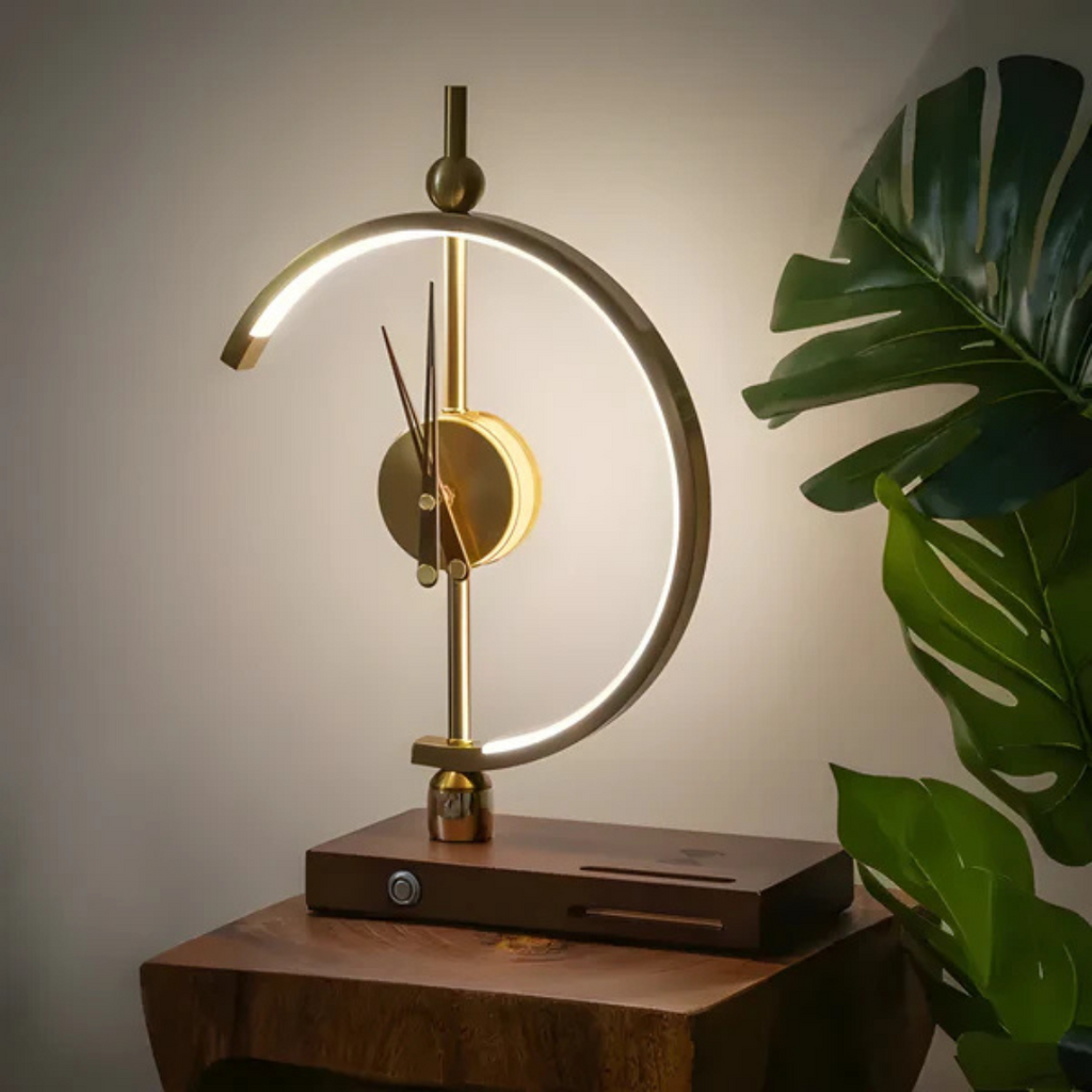 LED-natbordslampe med ur – elegant design til soveværelser – Lamylie