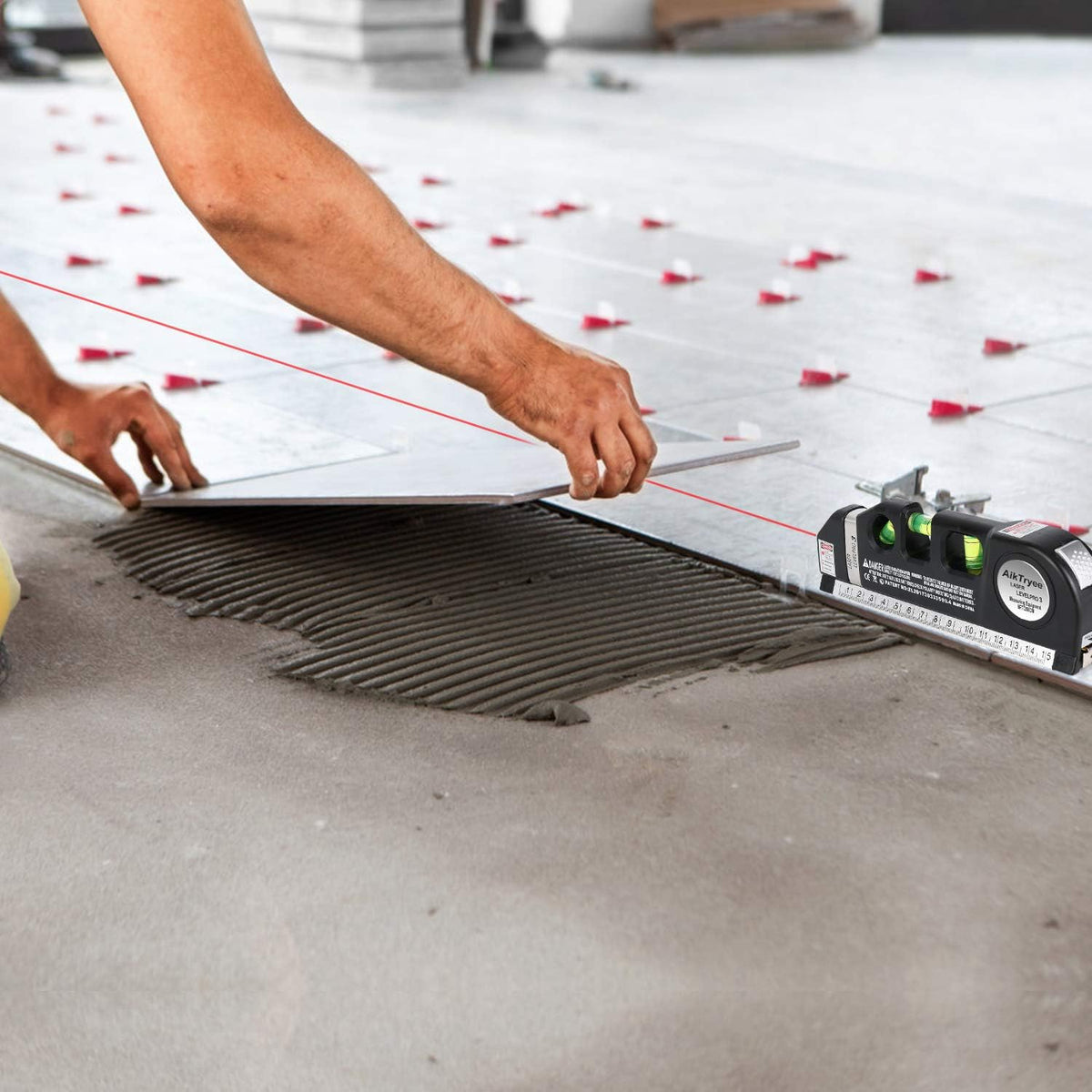 Laser Level Tool for Straight Lines - Easy to Use Like a Pro - Lamylie