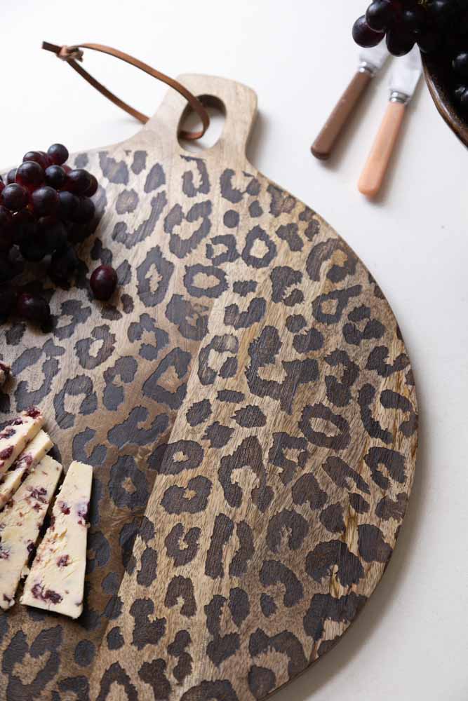 Wooden Serving Board Sapele Wood Round and Square Scandinavian Design for Kitchen and Table - Lamylie