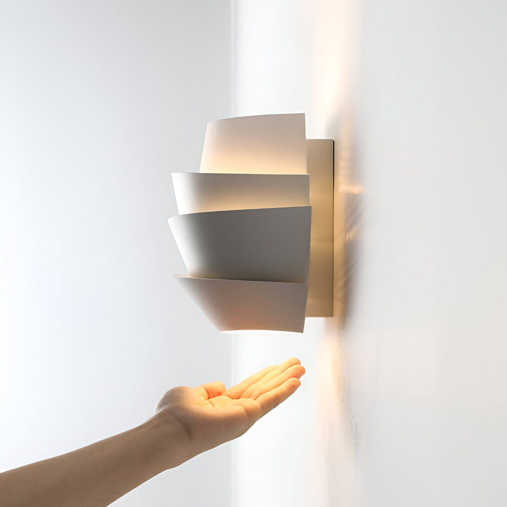 Wandlampe mit zwei Spotlights – Gemütliche, geschichtete Beleuchtung für dein Zuhause - Lamylie