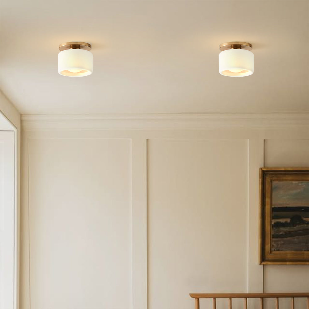 Keramische plafondlamp in Scandinavisch design met halfronde porseleinen kap - Lamylie