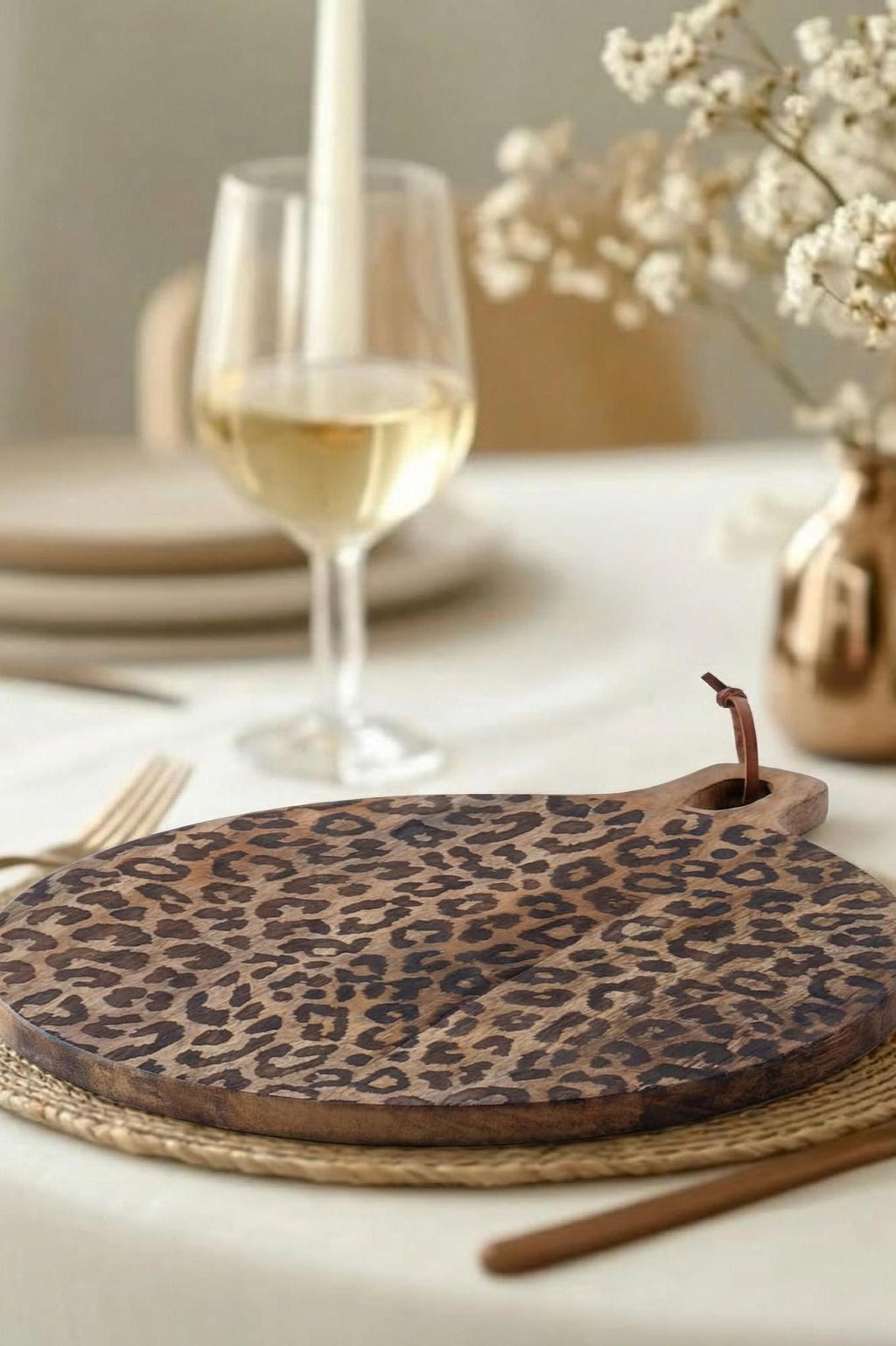 Wooden Serving Board Sapele Wood Round and Square Scandinavian Design for Kitchen and Table - Lamylie