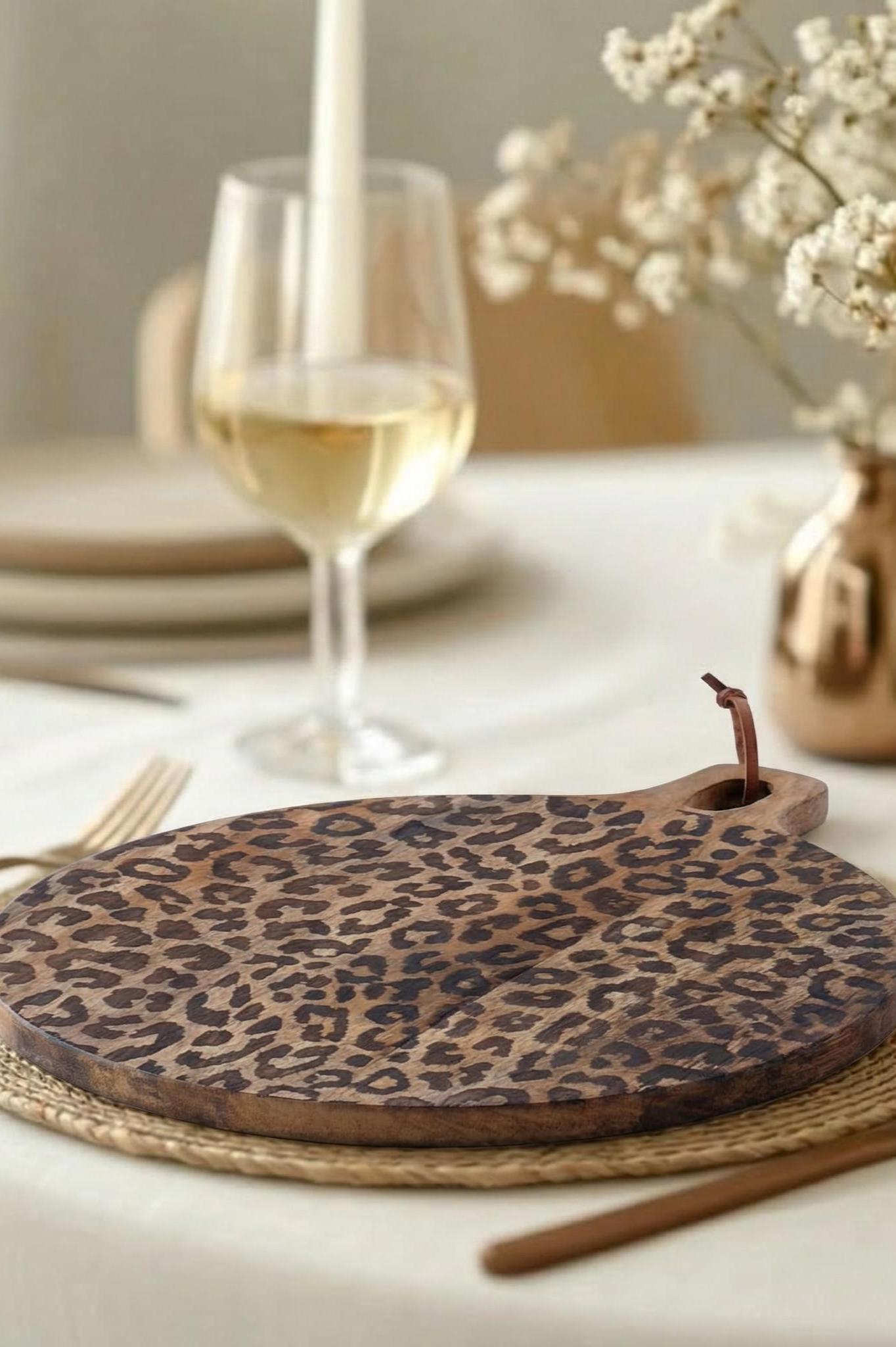Wooden Serving Board Sapele Wood Round and Square Scandinavian Design for Kitchen and Table - Lamylie