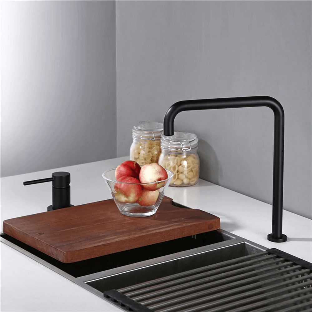 Moderner Küchenwasserhahn aus massivem Messing – langlebiges und stilvolles Design – Lamylie