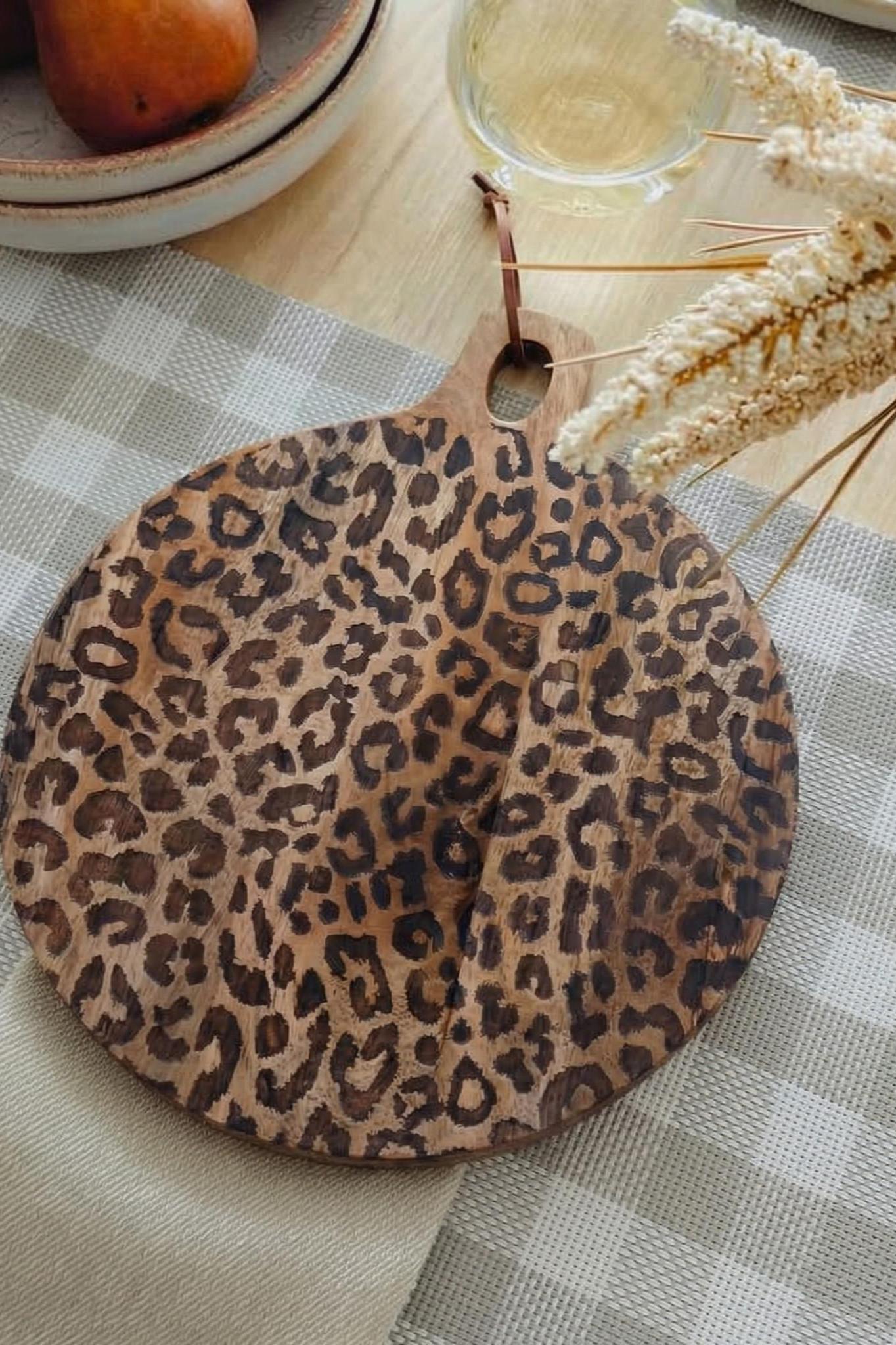 Wooden Serving Board Sapele Wood Round and Square Scandinavian Design for Kitchen and Table - Lamylie