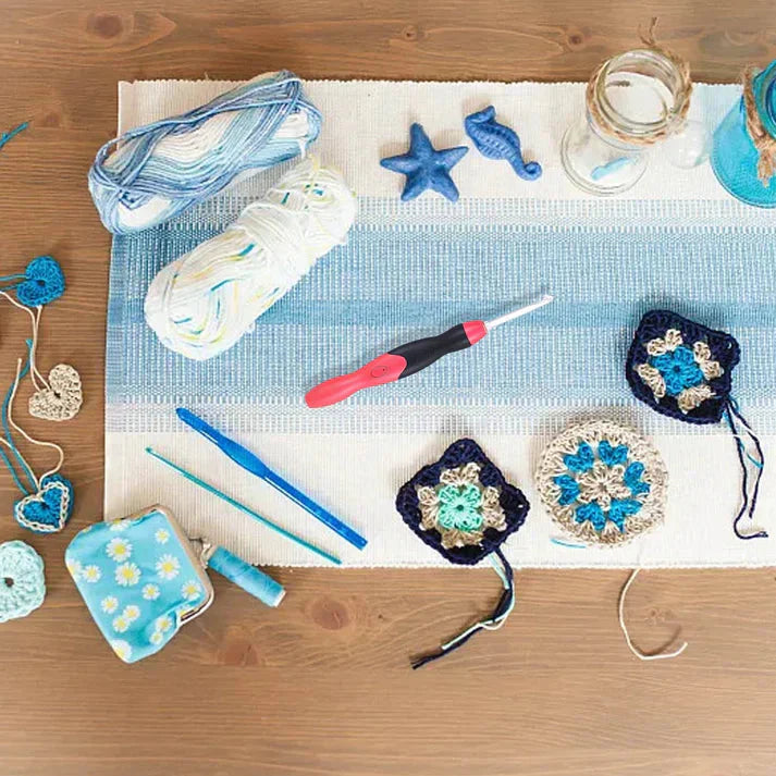 LED Crochet Hook Kit | Lighted Tip | Swap-Out Heads | LumiStitch - Lamylie