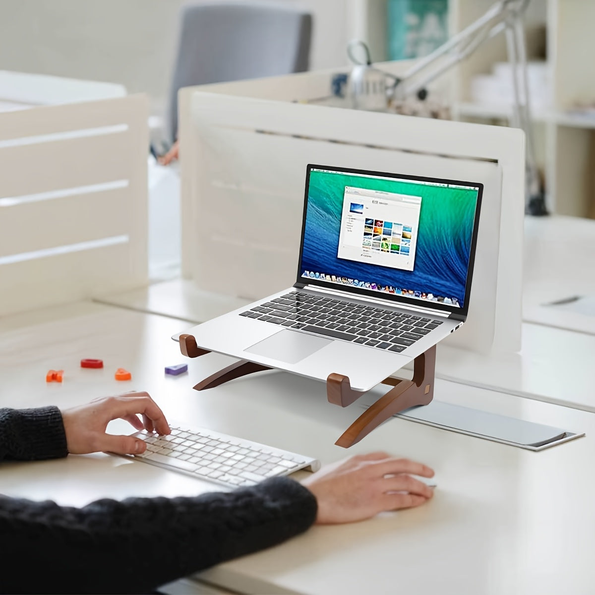 Liftwood Pro Ergonomischer Laptopständer mit belüfteter Kühlbasis