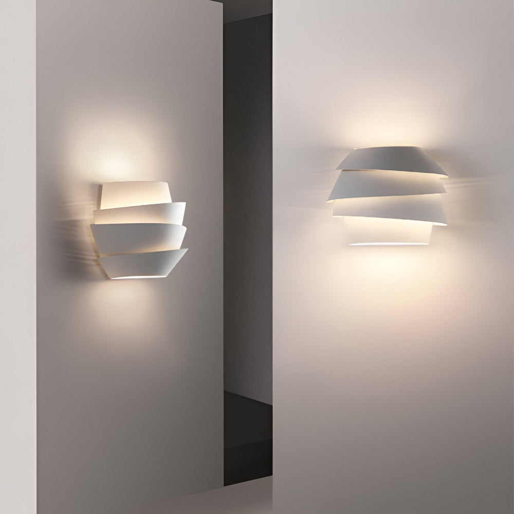 Wandlampe mit zwei Spotlights – Gemütliche, geschichtete Beleuchtung für dein Zuhause - Lamylie