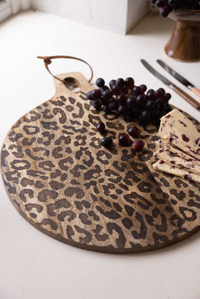 Wooden Serving Board Sapele Wood Round and Square Scandinavian Design for Kitchen and Table - Lamylie