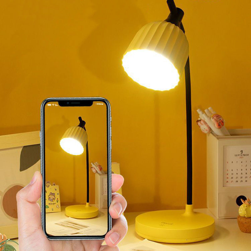 Flexibilní stolní LED lampa - Lamylie