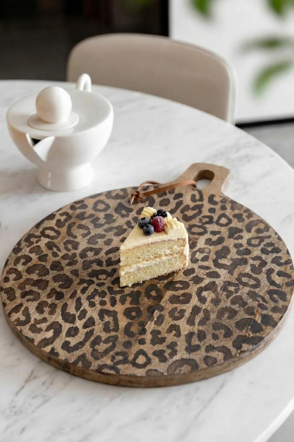 Wooden Serving Board Sapele Wood Round and Square Scandinavian Design for Kitchen and Table - Lamylie