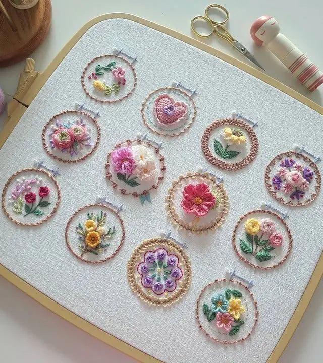 Kit de Bordado com 12 Designs Florais | Conjunto Completo | Pronto a Utilizar | NeedleNest - Lamylie