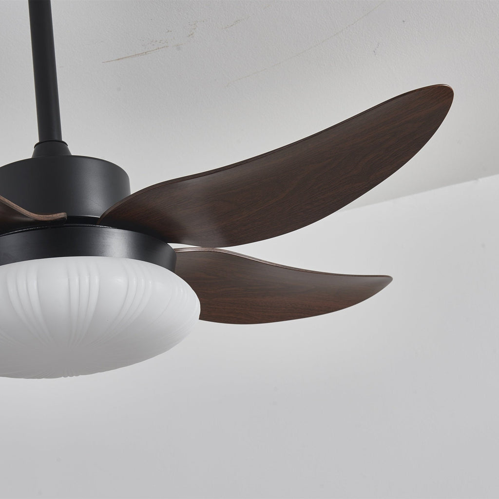 Nowoczesny wentylator sufitowy z oświetleniem i pilotem, drewniany design, 106 cm – Lamylie