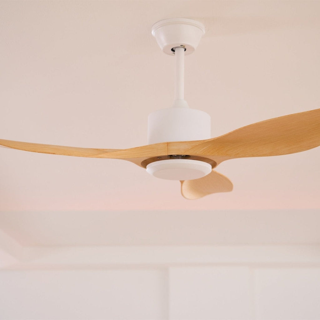Minimalistinen puinen kattotuuletin, 106–132 cm, kaukosäädin, 5 nopeutta, suunnanvaihdolla varustettu kuparimoottori, AC 110–240 V – Lamylie