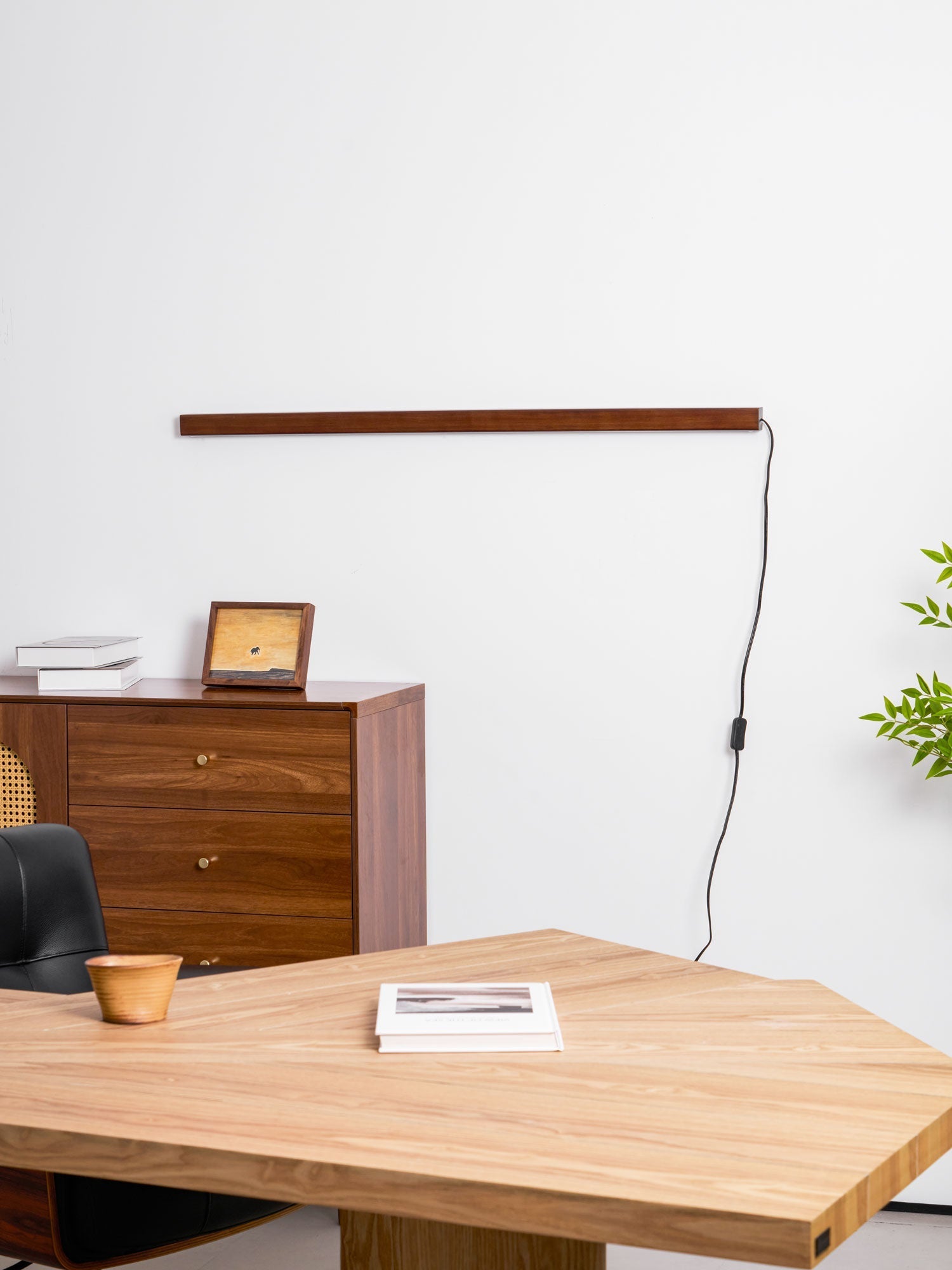 Kulatá dřevěná nástěnná lampa s LED — skandinávský design s funkcí stmívání — k dispozici ve třech velikostech – Lamylie