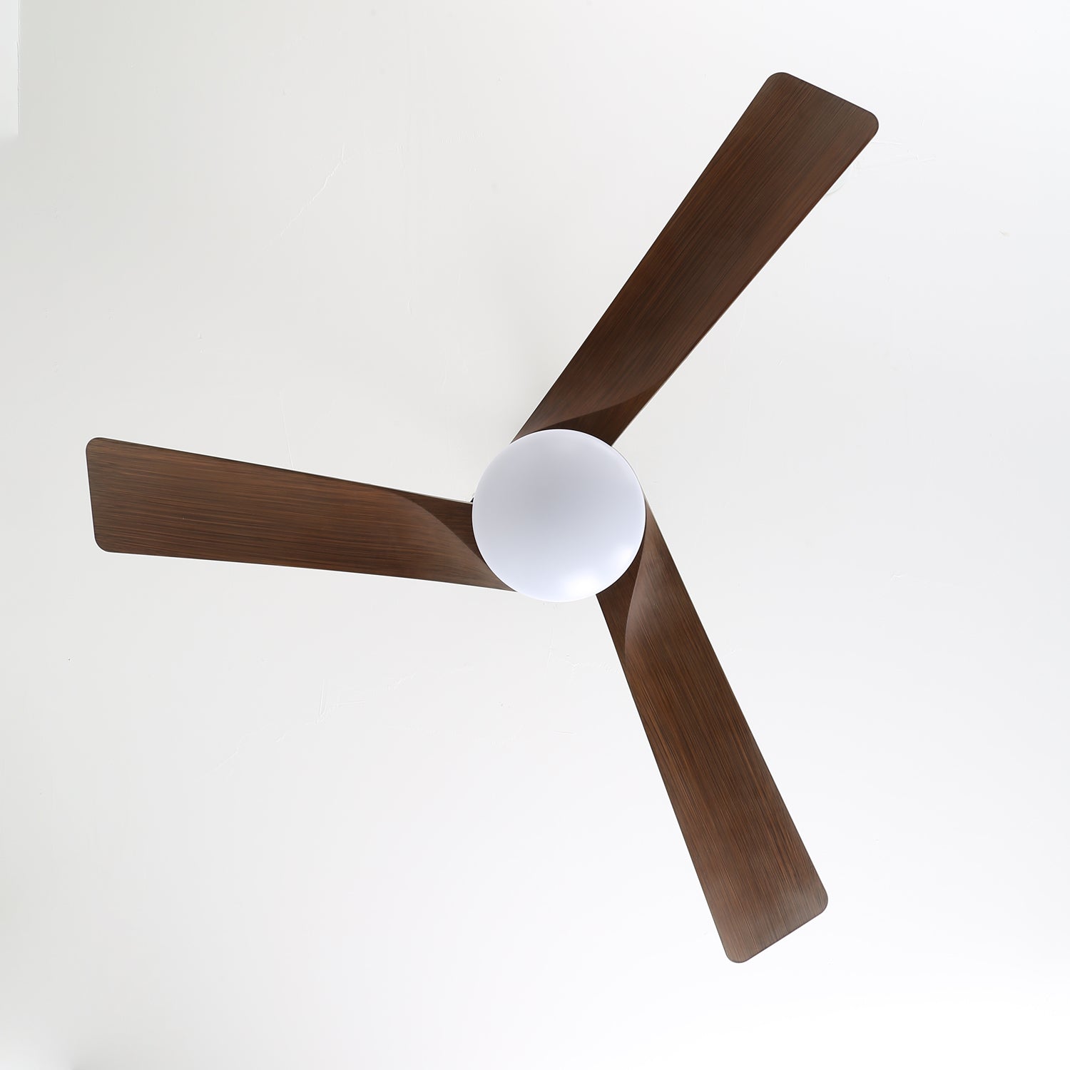 Modern mennyezeti ventilátor világítással, 132 cm, sötétbarna diófa | Fényerőszabályozható, 6 sebességfokozat, csendes motor – Lamylie