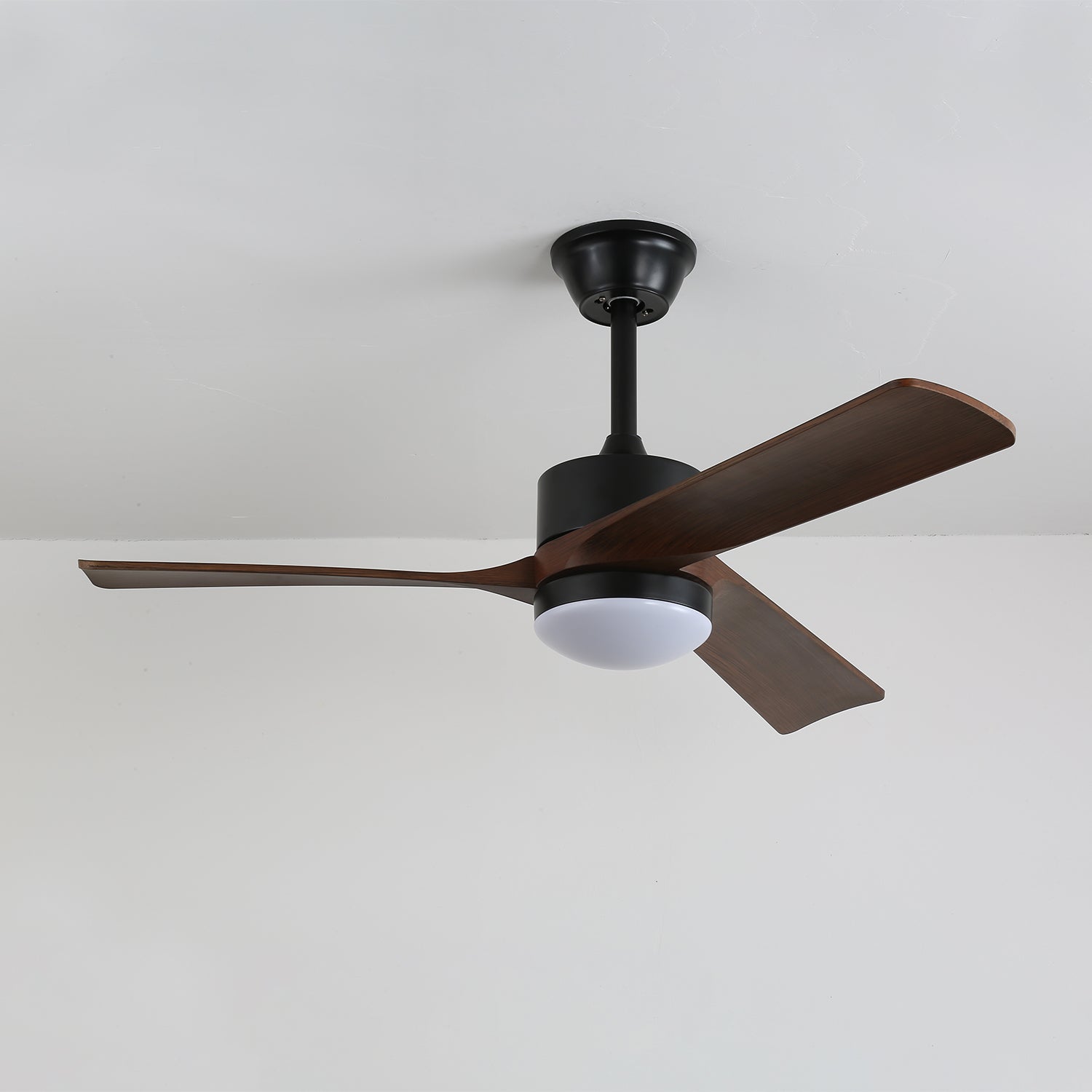 Ventilatore da soffitto moderno con illuminazione | Ventilatore di design Ø132 cm in legno e metallo con lampada LED - Lamylie