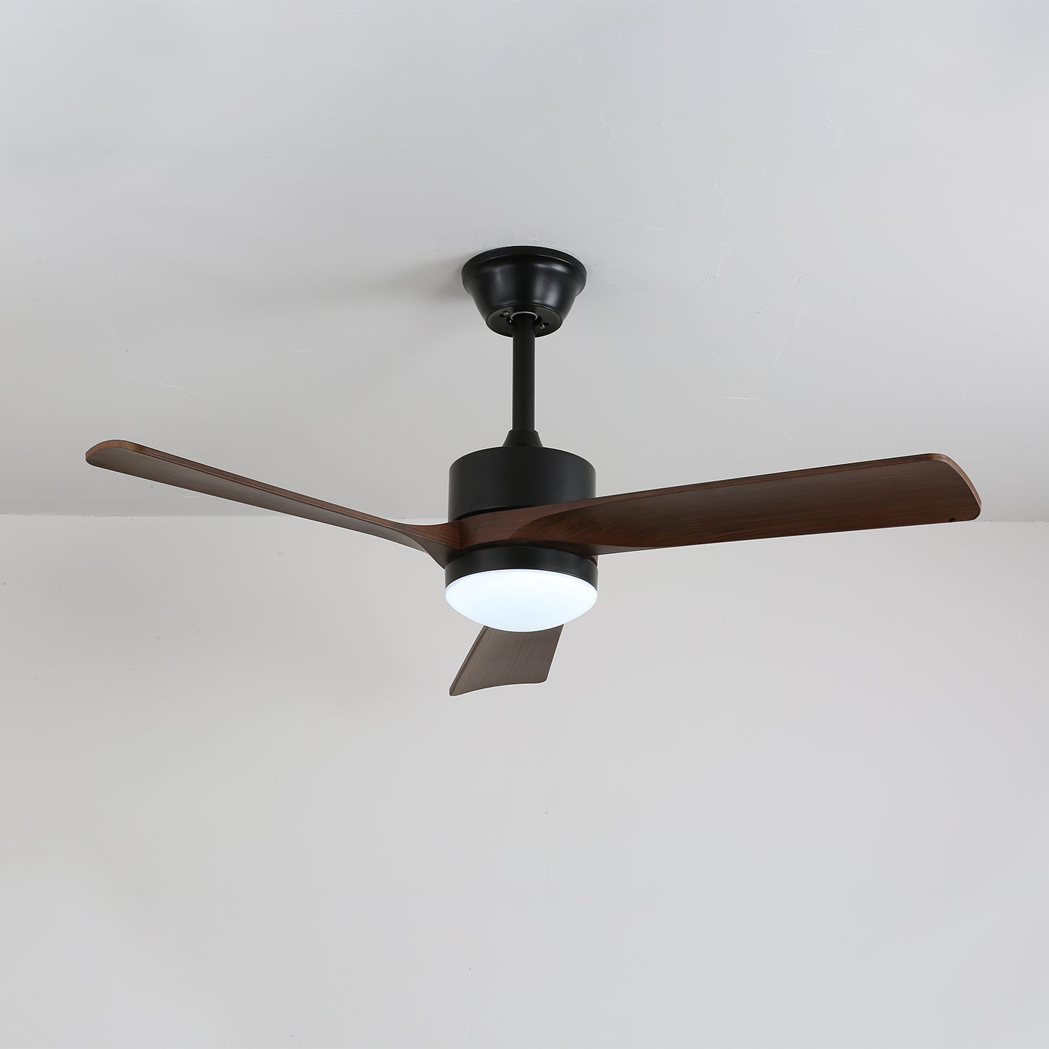 Ventilatore da soffitto moderno con illuminazione | Ventilatore di design Ø132 cm in legno e metallo con lampada LED - Lamylie