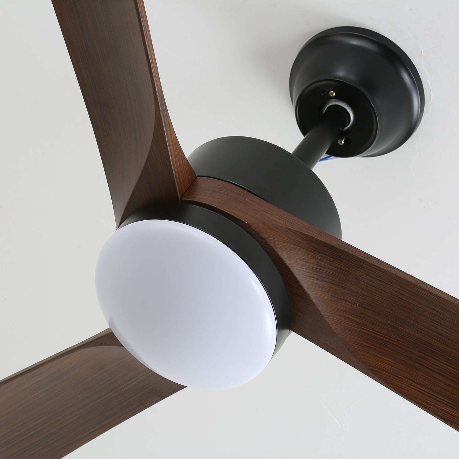 Modern mennyezeti ventilátor világítással, 132 cm, sötétbarna diófa | Fényerőszabályozható, 6 sebességfokozat, csendes motor – Lamylie