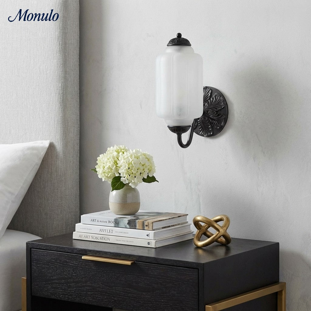 Eloise Vintage Wandleuchte aus Milchglas mit gewelltem Rand - Moderne Akzentbeleuchtung für Bad und Schlafzimmer