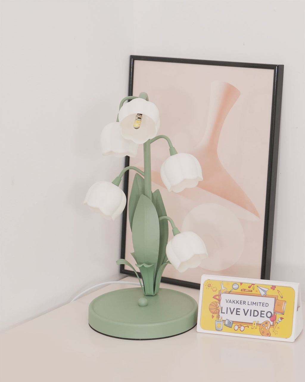 Table lamp with a bell orchid - Lamylie