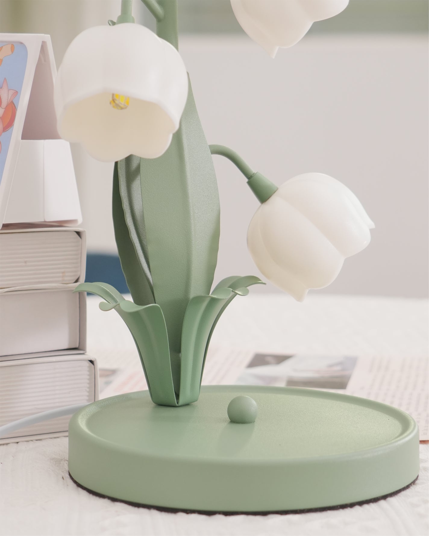 Table lamp with a bell orchid - Lamylie