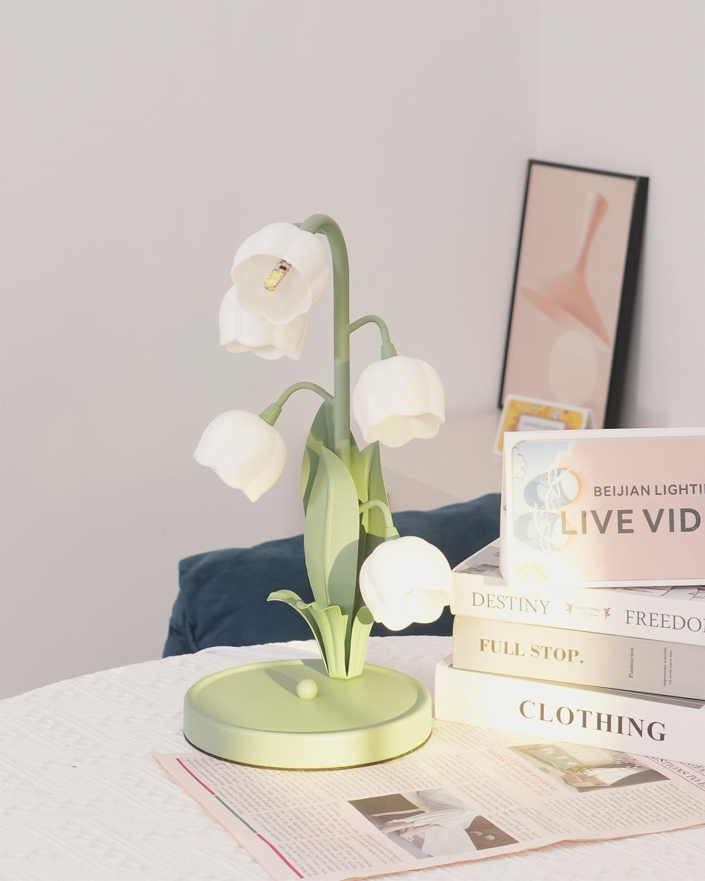 Table lamp with a bell orchid - Lamylie