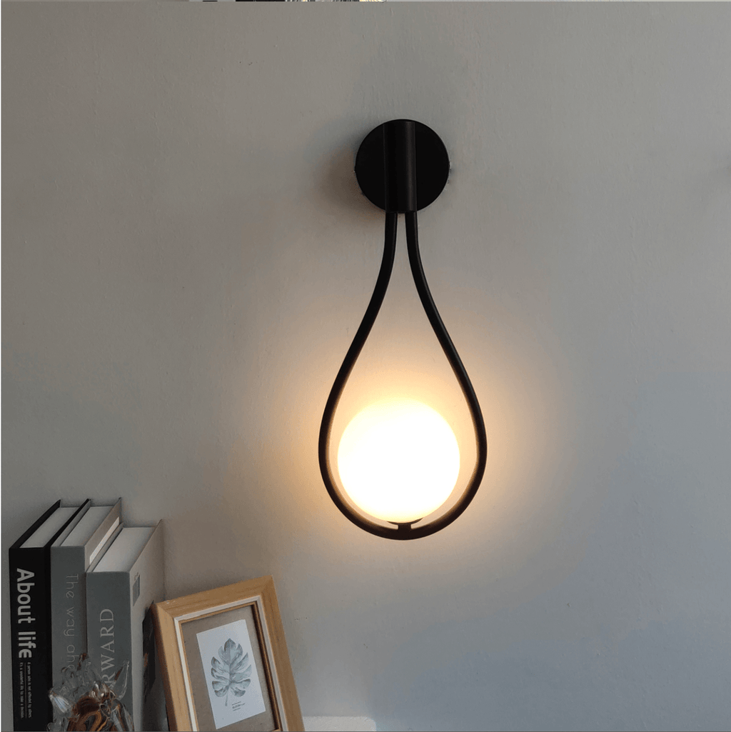 Moderne Scandinavische wandlamp met metalen afwerking - Lamylie