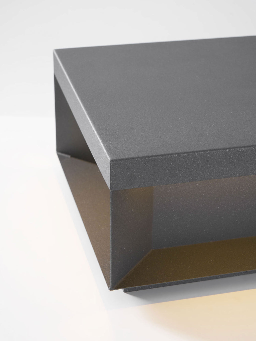 Outdoor-Gartenlampe Quadrat — Wasserdicht IP65 Pfostenleuchte Schwarz Metall & Mattiertes Glas — 20×20×10 cm / 30×30×15 cm / 40×40×20 cm / 50×50×35 cm — Solarpanel oder Netzanschluss — 3000K/4000K/6000K — Einfahrt, Terrasse, Weg & Zaun - Lamylie