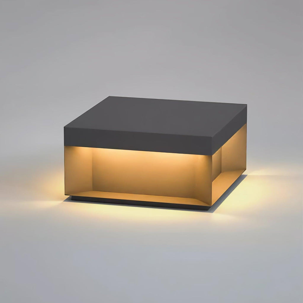 Outdoor-Gartenlampe Quadrat — Wasserdicht IP65 Pfostenleuchte Schwarz Metall & Mattiertes Glas — 20×20×10 cm / 30×30×15 cm / 40×40×20 cm / 50×50×35 cm — Solarpanel oder Netzanschluss — 3000K/4000K/6000K — Einfahrt, Terrasse, Weg & Zaun - Lamylie