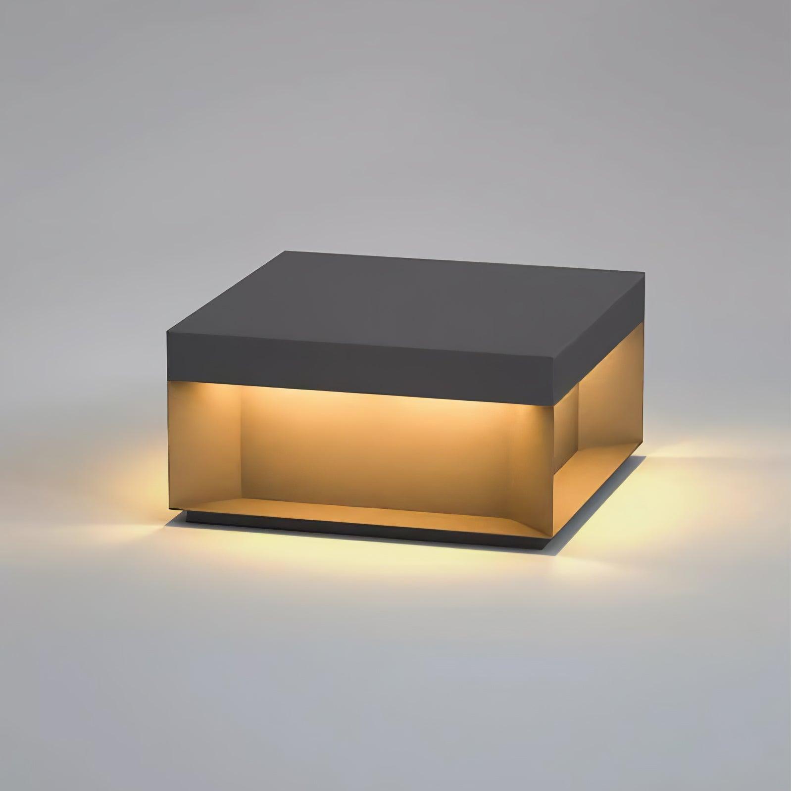 Outdoor-Gartenlampe Quadrat — Wasserdicht IP65 Pfostenleuchte Schwarz Metall & Mattiertes Glas — 20×20×10 cm / 30×30×15 cm / 40×40×20 cm / 50×50×35 cm — Solarpanel oder Netzanschluss — 3000K/4000K/6000K — Einfahrt, Terrasse, Weg & Zaun - Lamylie