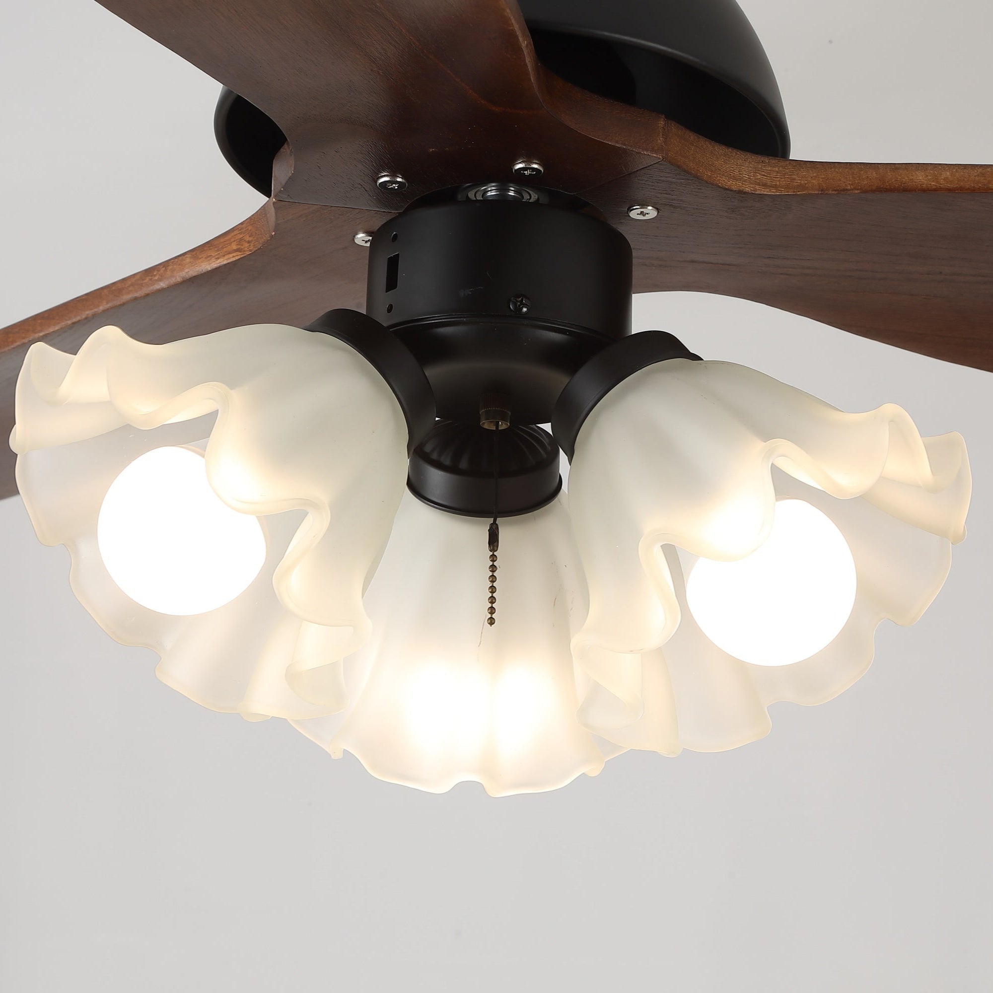 Ventilator de tavan cu iluminare | Ventilator scandinav cu lampă | Palete din lemn și iluminare LED - Lamylie