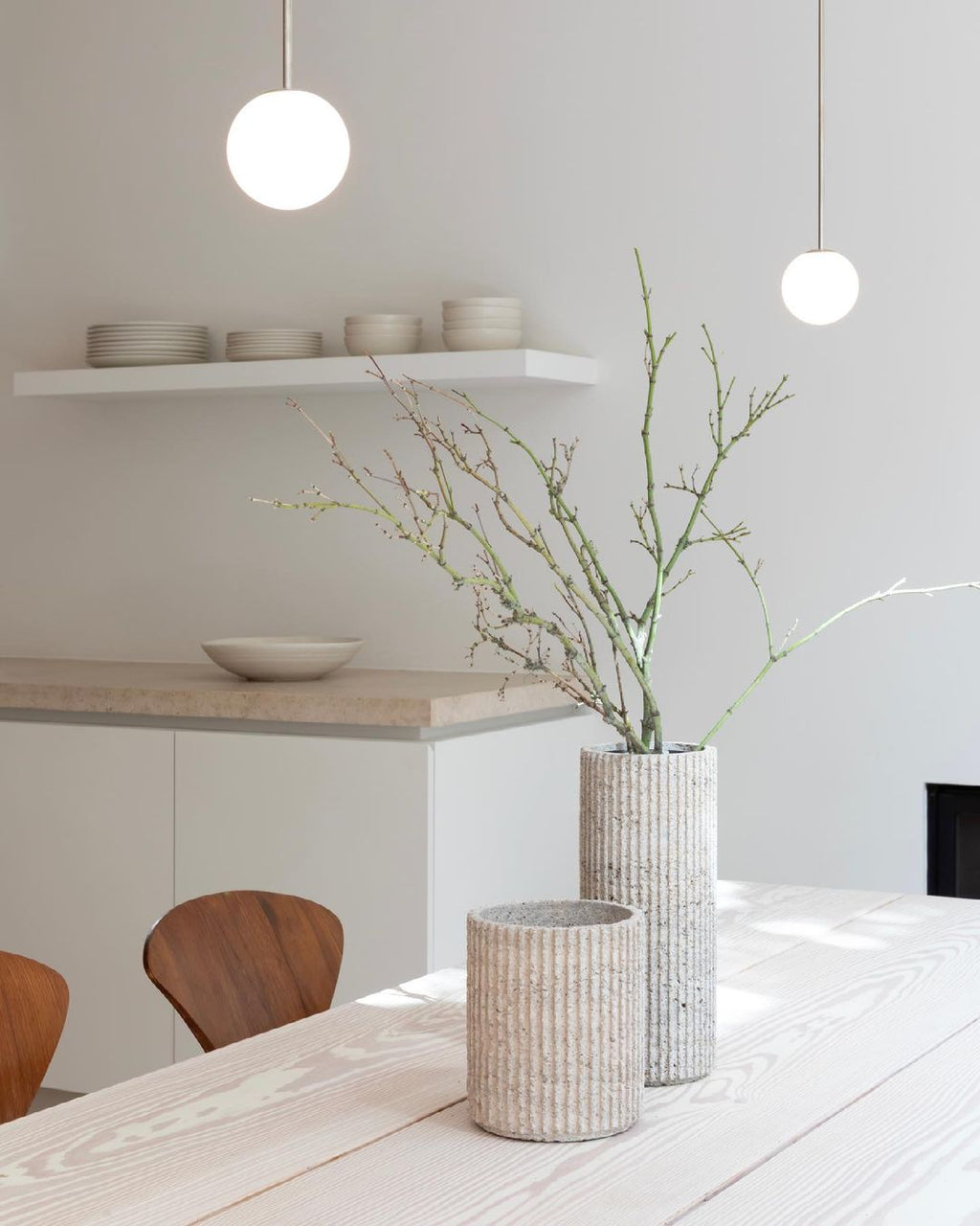 Architektoniczna lampa wisząca z opalowym szkłem — mosiężna lub czarna — Ø9-30cm — wysokość 100-200cm - Lamylie