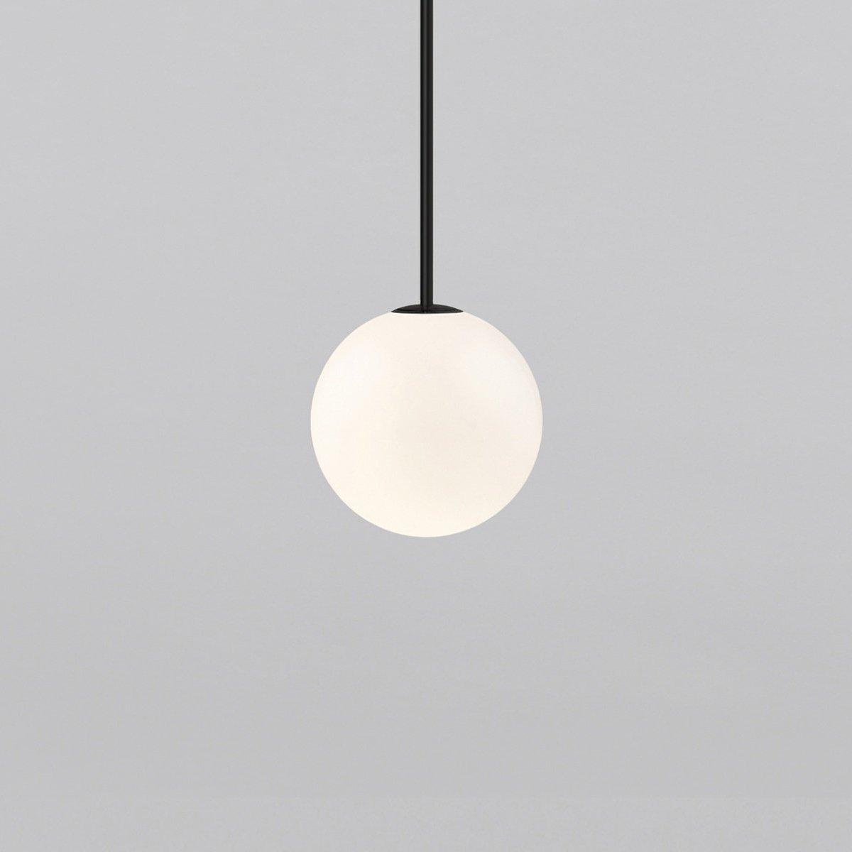 Architektoniczna lampa wisząca z opalowym szkłem — mosiężna lub czarna — Ø9-30cm — wysokość 100-200cm - Lamylie