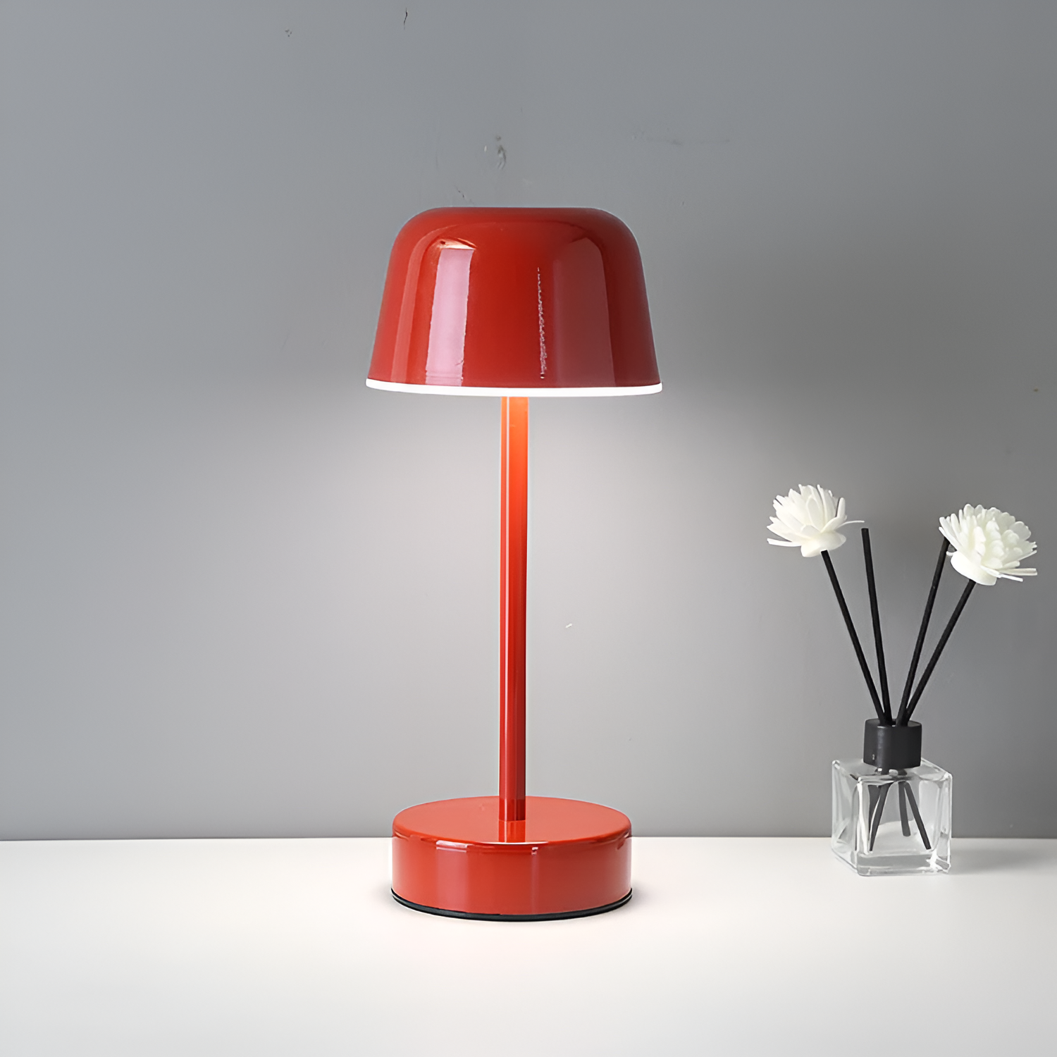RetroLED - kabellose LED-Tischlampe im Retro-Design - Lamylie