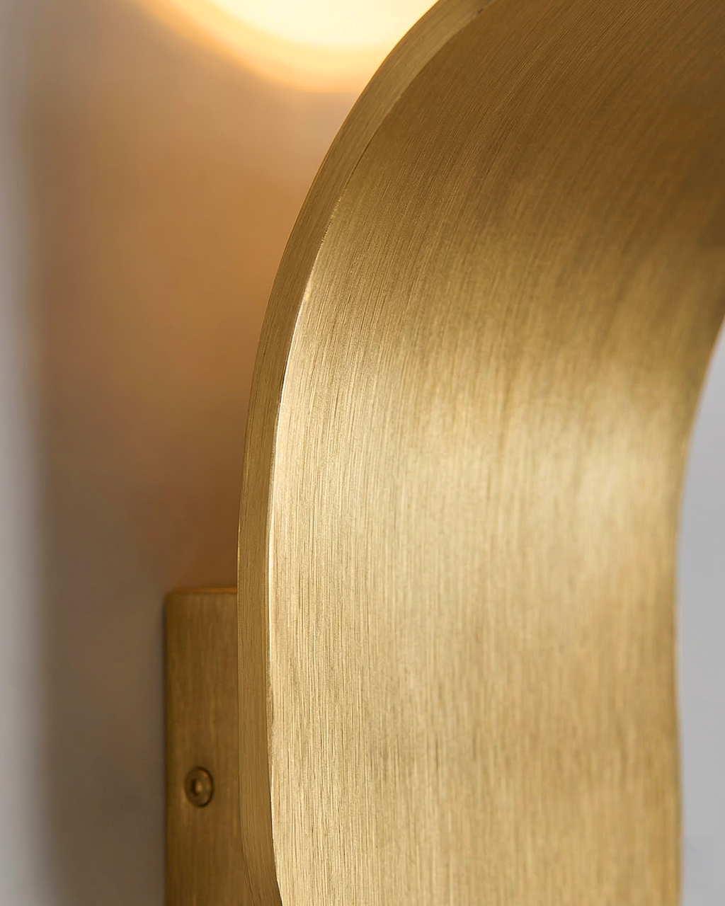 Curved Wall Lamp Modern Minimalist Design Brushed Finish Diffuse Light Decorative Wall Lighting for Hallway Bedroom Living Room - Lamylie