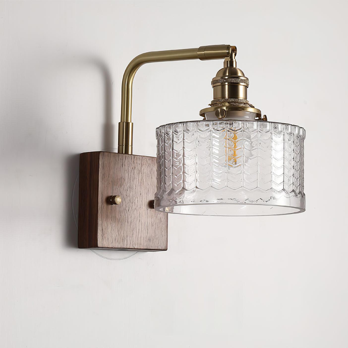 Elegante groene wandlamp met houten voet en glazen kap | Uniek schubbenpatroon voor sfeervolle verlichting - Lamylie