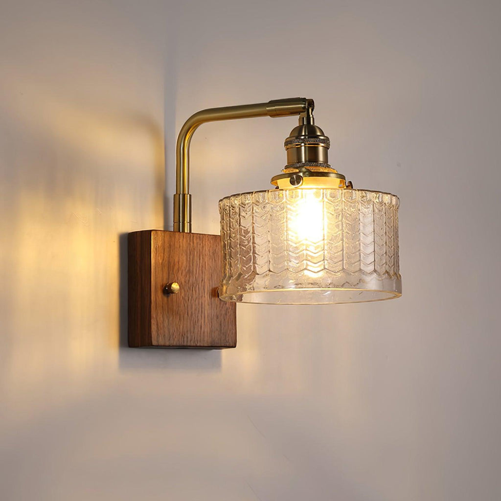 Elegante groene wandlamp met houten voet en glazen kap | Uniek schubbenpatroon voor sfeervolle verlichting - Lamylie