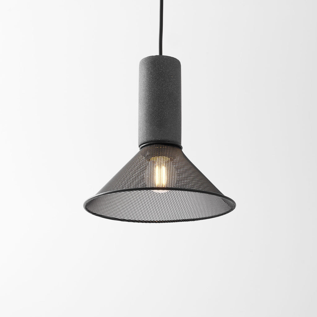 Industriell pendellampe med sement og svart netting — 6 former – Lamylie