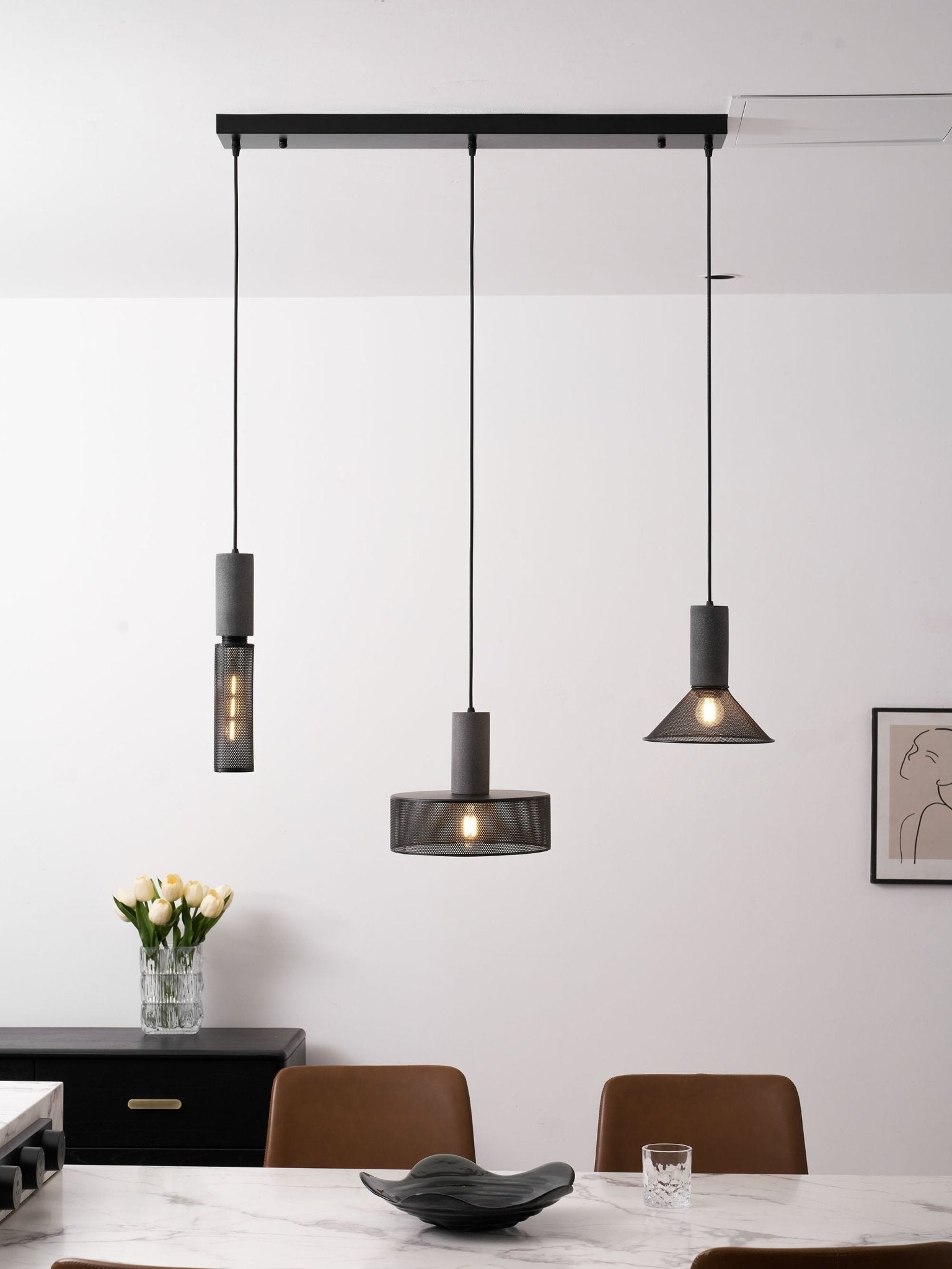Industriell pendellampe med sement og svart netting — 6 former – Lamylie